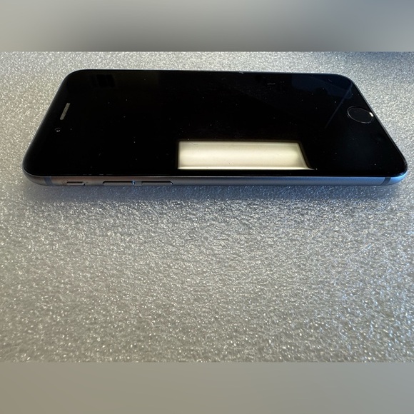 Apple iPhone 6 Space Gray, 64GB, Verizon Network. Excellent condition! - Picture 8 of 10